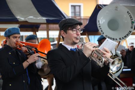 Dobrodošel mamut v Kamniku je dobil svoje mesto bronasti mamut v naravni velikosti, ki stoji v Mamutovem parku (21)